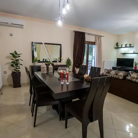 Maggie Alonia Villa
