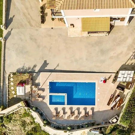 Maggie Alonia Villa Ano Yerakarion